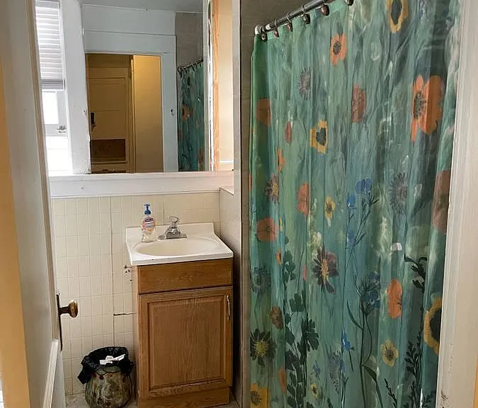 4706 9th Ave NE #1 — Photo 4