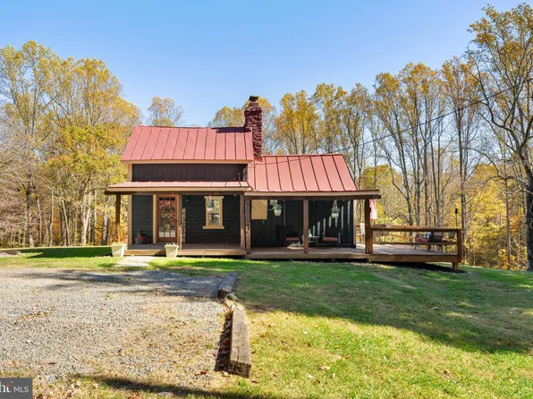 9371 Lake Daniel Rd, Marshall, VA 20115