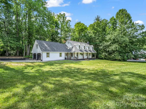 213 Raintree Dr, Hendersonville, NC 28791