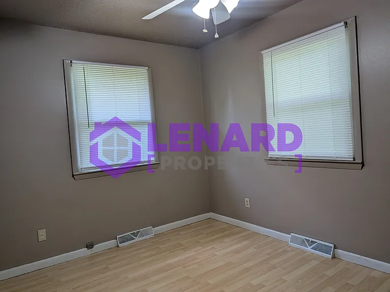 103 W McConnell St — Photo 11