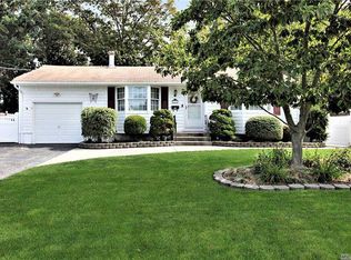 233 Dovecote Ln, Central Islip, NY 11722