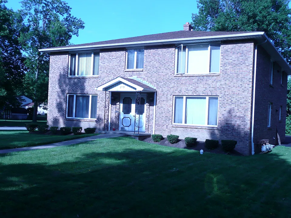 219 Denrose Dr #1