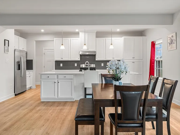 14212 Botsford Ave — Photo 14