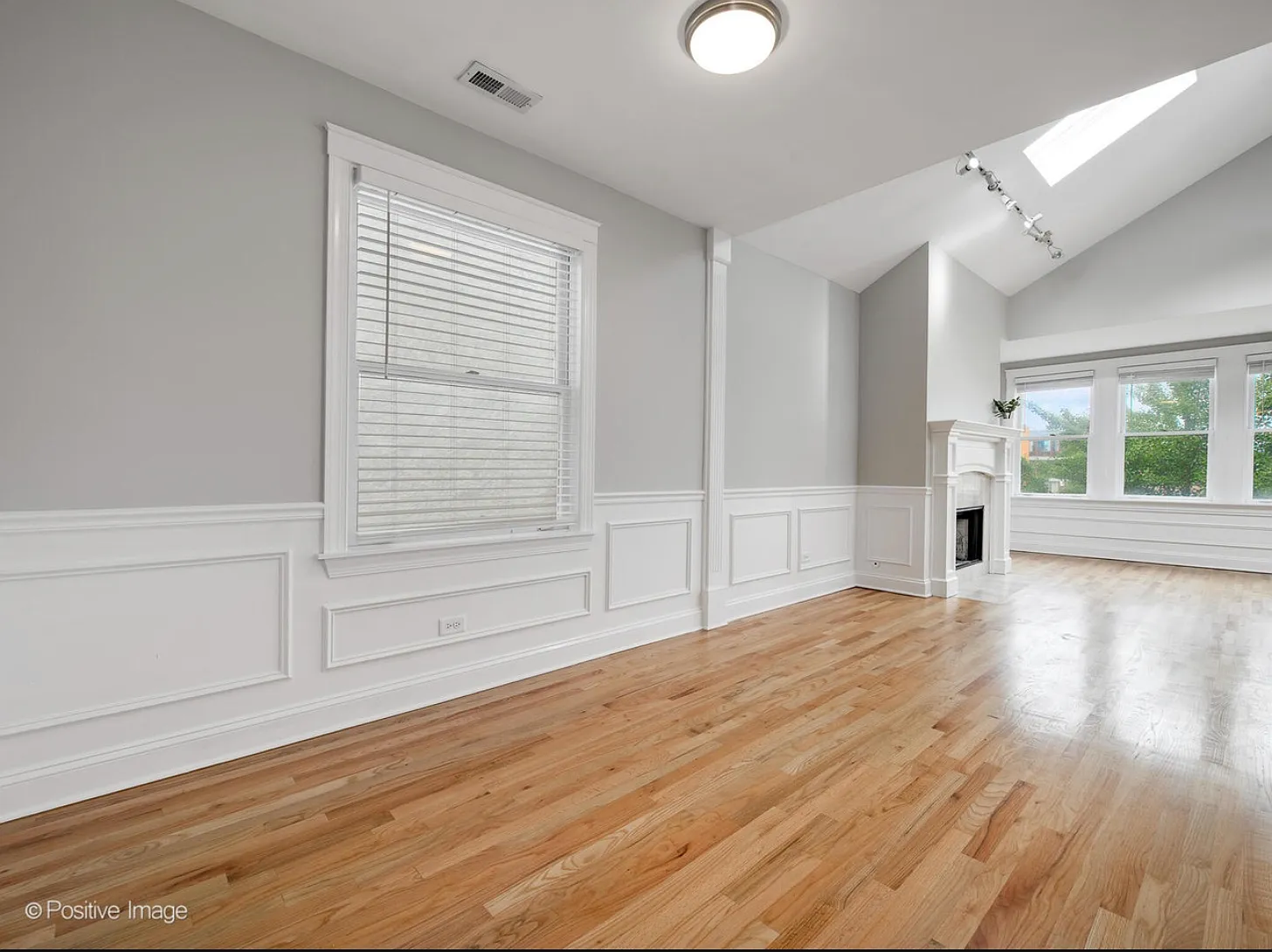 2 bed, 1200 sqft, $4,200 — Photo 2