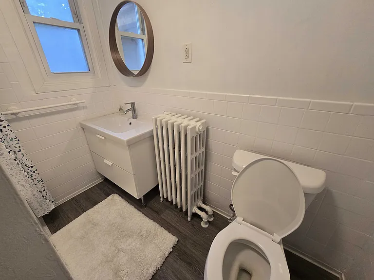 1047 Main St E #3 — Photo 14