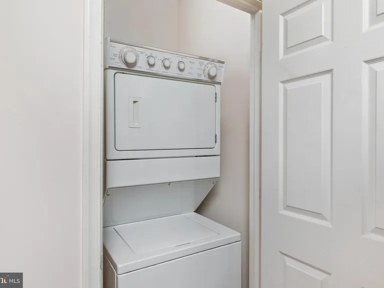1705 Lake Shore Crest Dr #25 — Photo 16