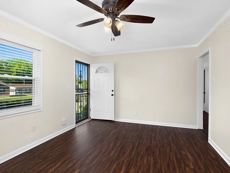 153 Seven Pines Dr — Photo 1
