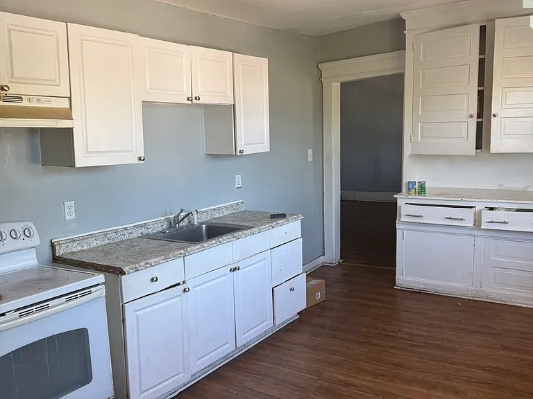 89 E Washington Ave #5 — Photo 2