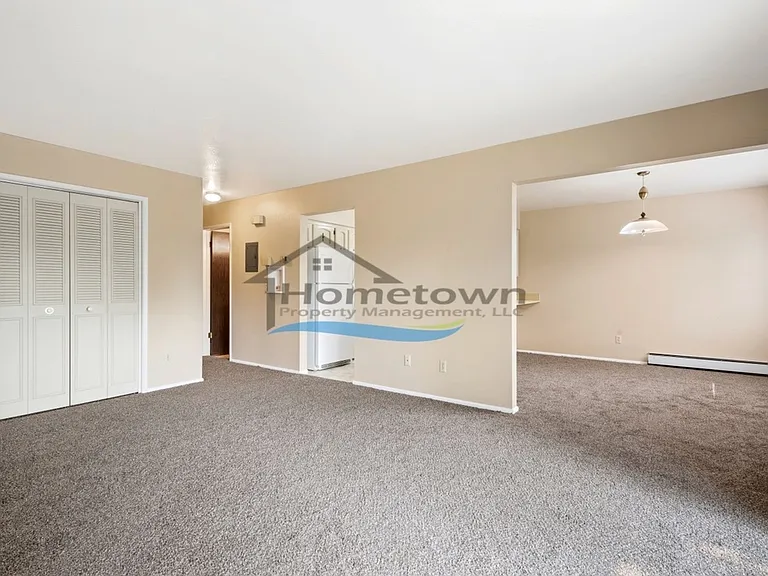 2432 & 2433 E Stowe Ct — Photo 24