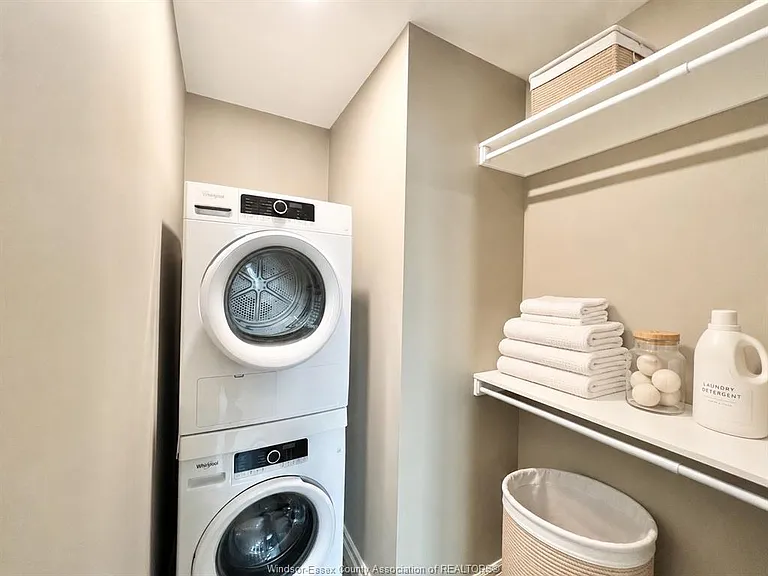 531 Pelissier St #206 — Photo 9