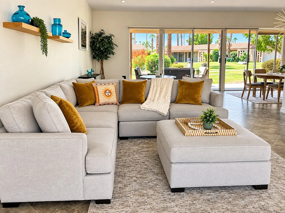 76915 Roadrunner Dr