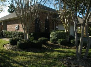 2222 W Marsala Dr, Pearland, TX 77581