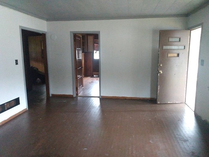 2nd image of 1017 N Sloan St