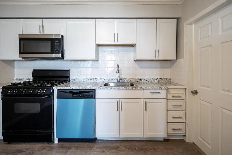 53 Main St #3