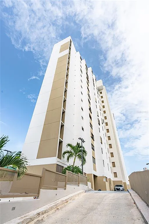 2 bed, 2.0 bath, 1200 sqft, $3,000 — Photo 1