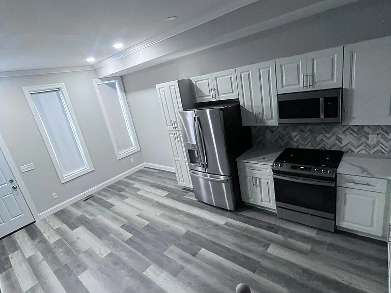 1508 W Franklin St — Photo 3
