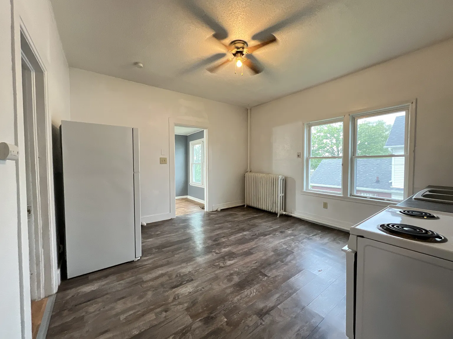 1008/1010 Rhomberg Avenue - 1010-1/2 — Photo 2
