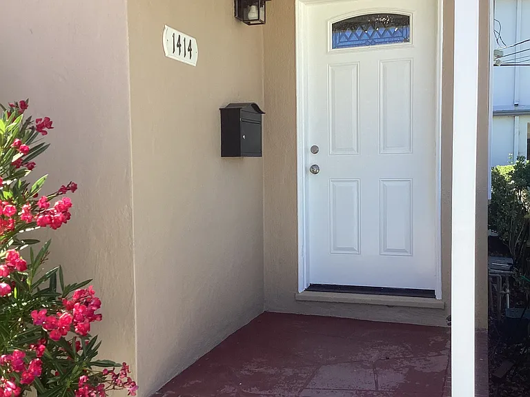 1414 Jasmine St — Photo 3