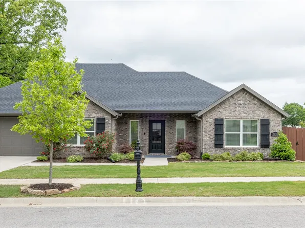 1620 N Dawes St, Fayetteville, AR 72704