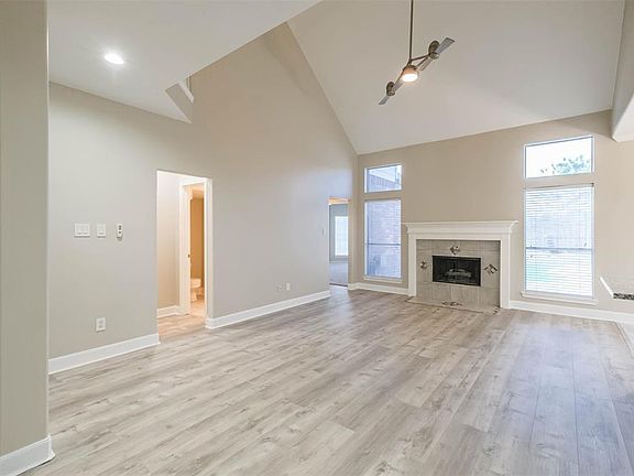 4th image of 1131 Evandale Ln