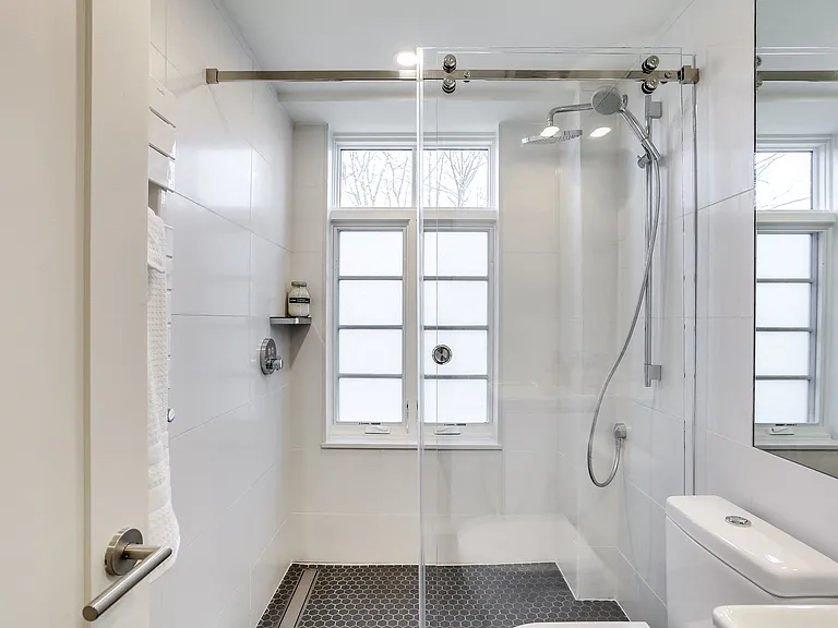 2900 Adams Mill — Photo 33