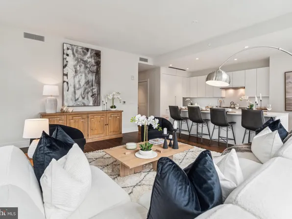 301 S Broad #802, Philadelphia, PA 19107