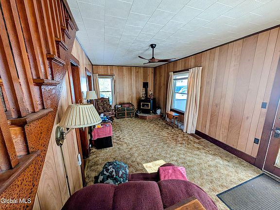 4th image of 2591 Center Road