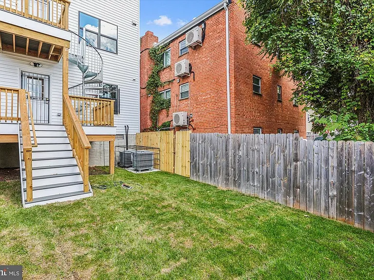 4923 1/2 A St SE #2 — Photo 24