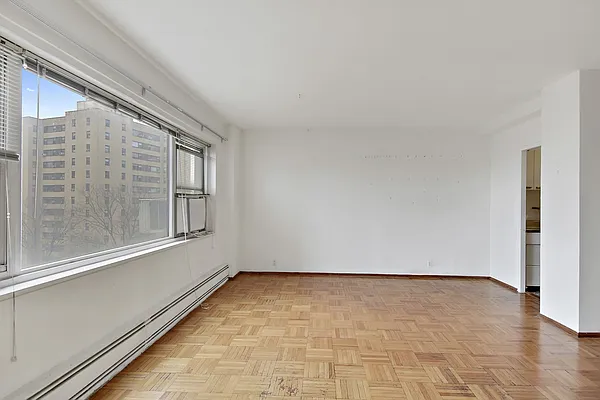 Sold by eRealty Advisors Inc | media 8