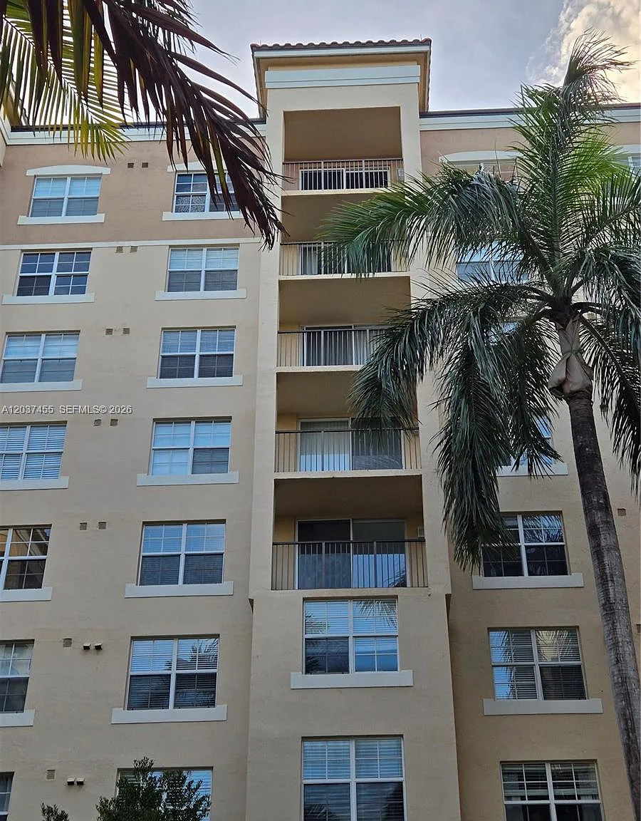 Flagler Pointe Condo — Photo 2