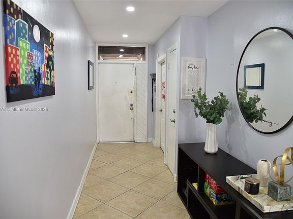 2nd image of 16501 Fox Den Ct