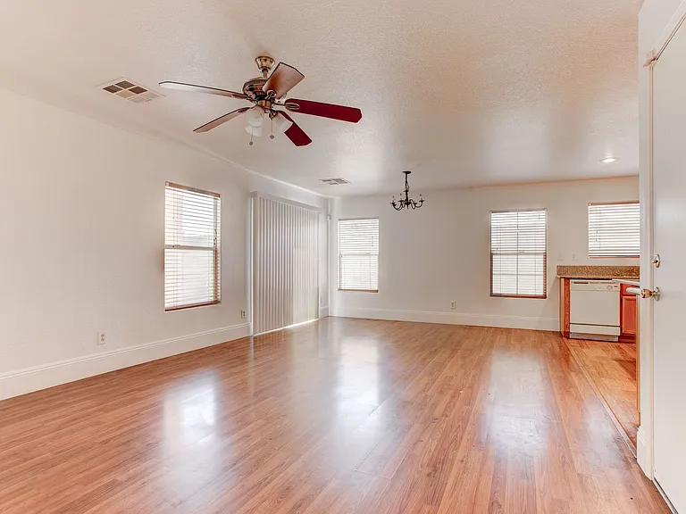 1195 Sweet Orange St — Photo 2