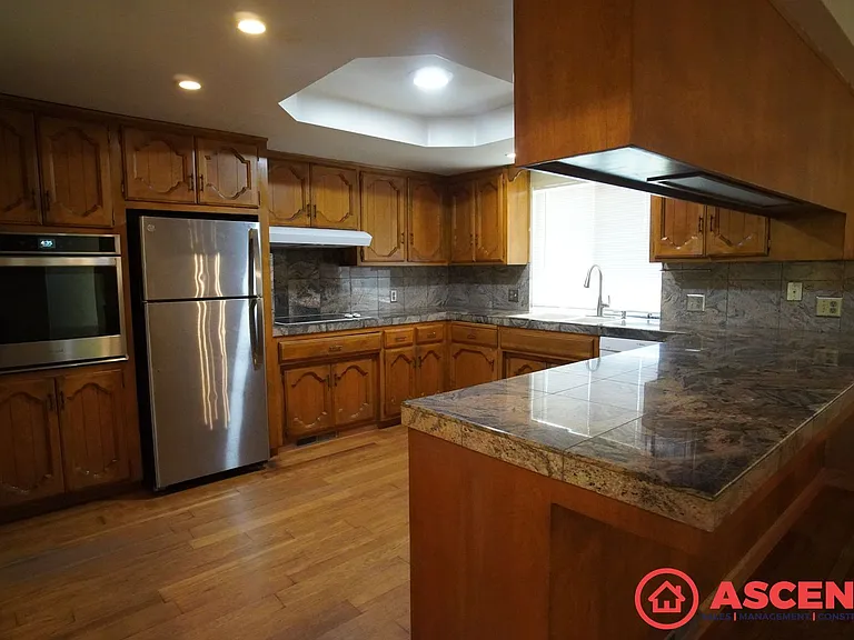 7932 Stine Rd — Photo 9