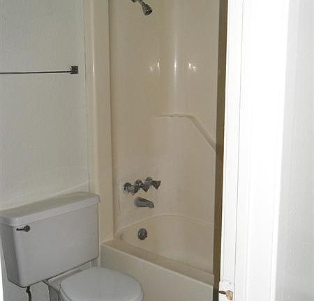 5th image of 3107 Atkinson Ave APT 206