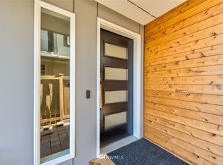 4008 Linden Ave N UNIT B, Seattle, WA 98103