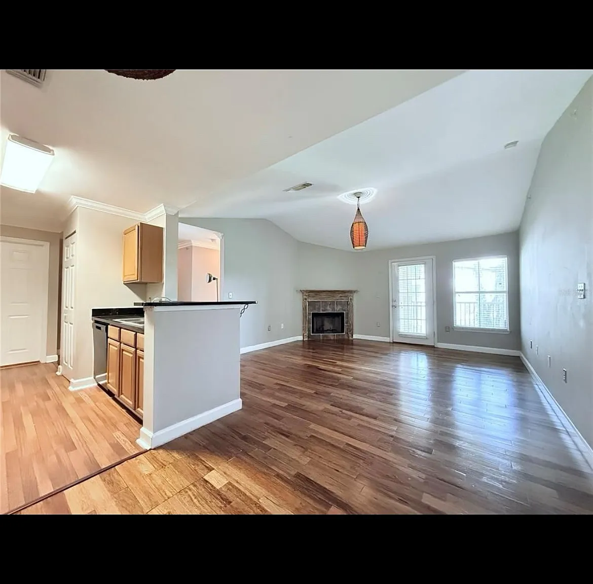 2 bed, 1133 sqft, $1,450 — Photo 4