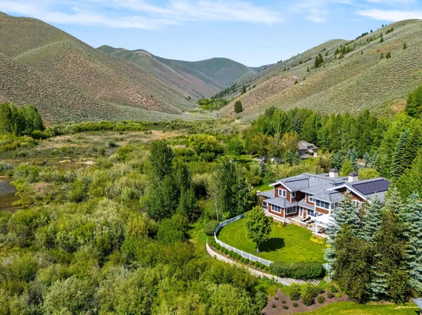 105 Parker Gulch Rd, Sun Valley, ID 83353