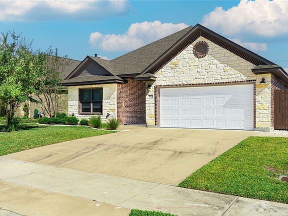 2nd image of 4105 Muncaster Ln