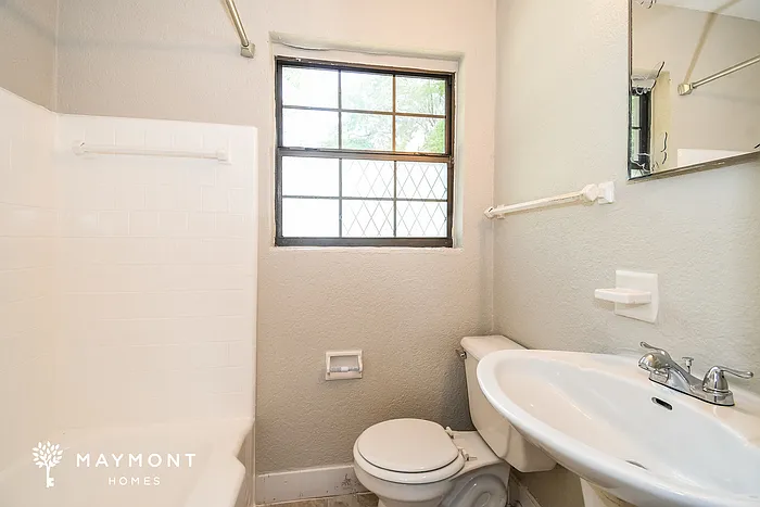 1911 Orlean Dr — Photo 10