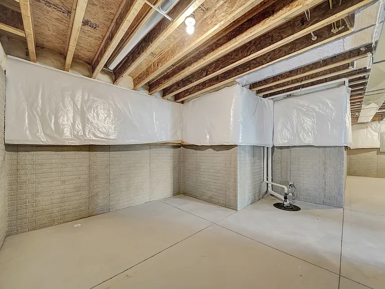 9001 S 42nd St — Photo 59