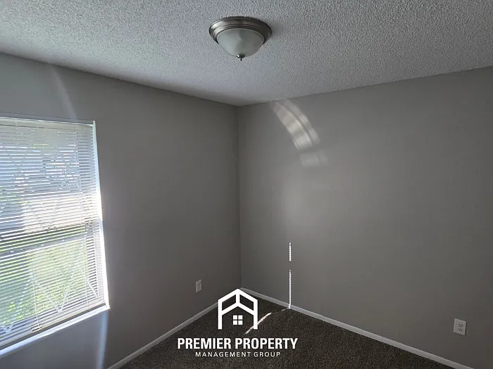 2442 Soundview Ct — Photo 15