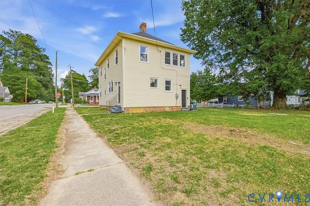 4 bed, 2.5 bath, 1946 sqft, $2,450 — Photo 3