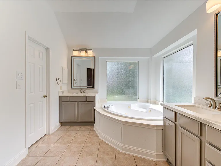 6015 Nash Creek Ct — Photo 36