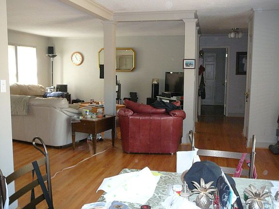 Open Floor / Living Room