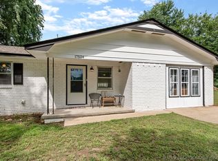 17524 W Lisa Dr, Tahlequah, OK 74464