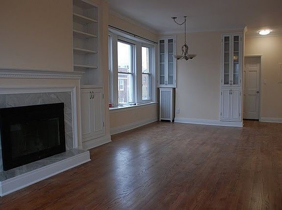 3rd image of 601 W Wellington Ave #3A