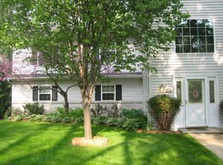 224 S Shore Dr, Island Lake, IL 60042