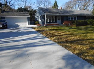 2623 N 116th St, Wauwatosa, WI 53226