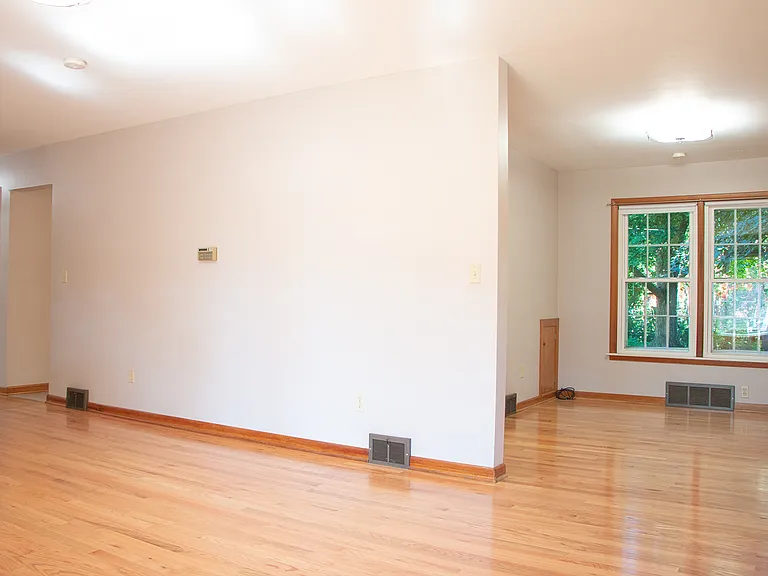 216 N Church St — Photo 6