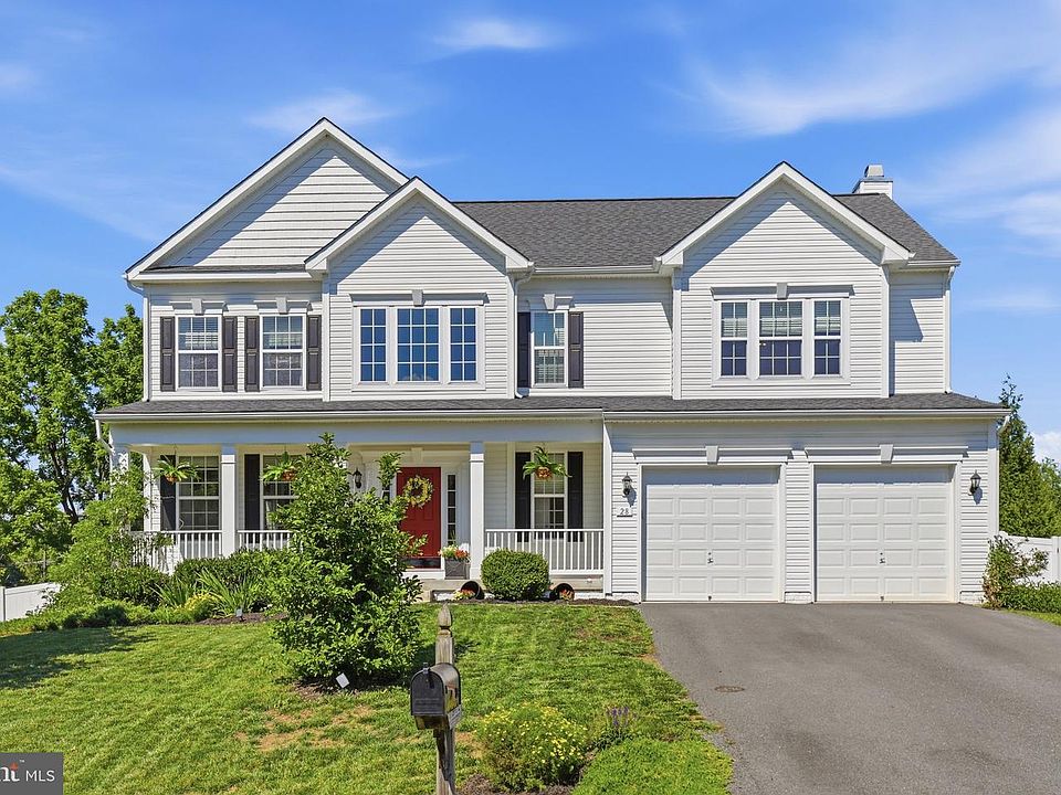 1st image of 28 Stone River Ct